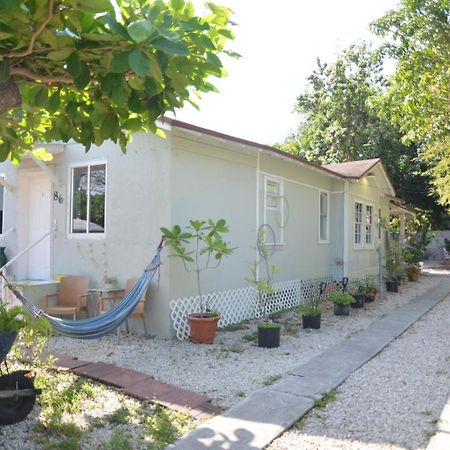 Quiet & Centrally Located House - Private Parking, Laundry And Storage For Luggage Miami Exterior photo