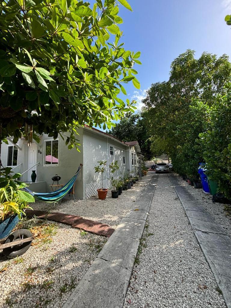 Quiet & Centrally Located House - Private Parking, Laundry And Storage For Luggage Miami Exterior photo