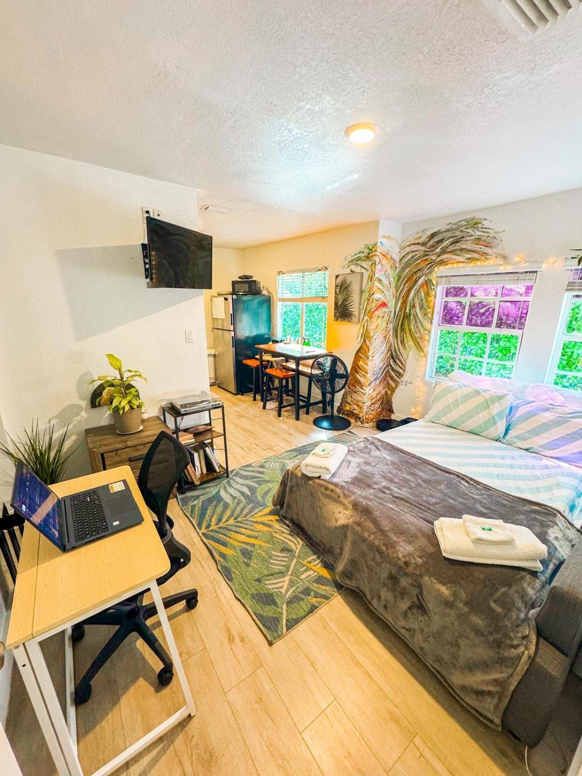 Quiet & Centrally Located House - Private Parking, Laundry And Storage For Luggage Miami Exterior photo